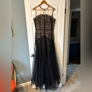 Nha Khanh Elegant Black Lace and Tulle Evening Dress